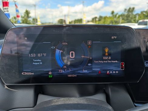 Used 2024 Chevrolet Equinox EV LT AWD/4WD image 23
