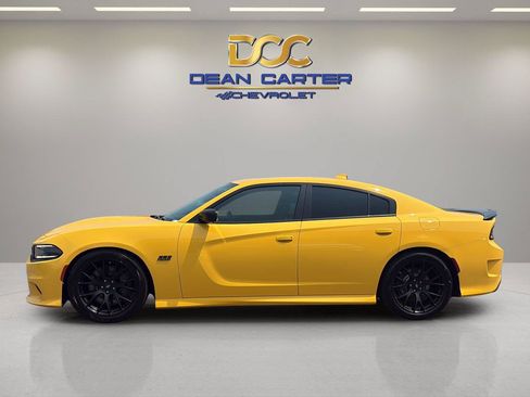 Used 2017 Dodge Charger R/T Scat Pack w/ Dynamics Package RWD image 2