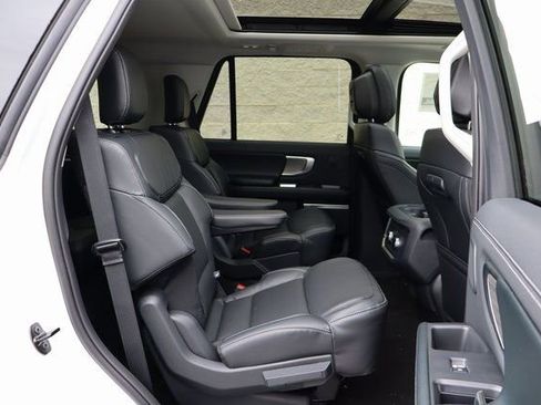 New 2026 Ford Expedition Platinum w/ Driver's Package image 39