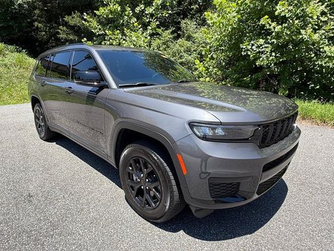 Used 2024 Jeep Grand Cherokee L Laredo AWD/4WD image 4