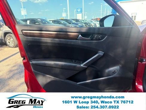 Used 2022 Volkswagen Passat 2.0T FWD image 10
