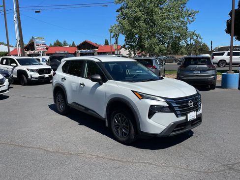 Used 2024 Nissan Rogue S AWD/4WD image 7