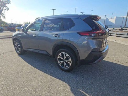 Used 2023 Nissan Rogue SV w/ SV Premium B Package FWD image 6