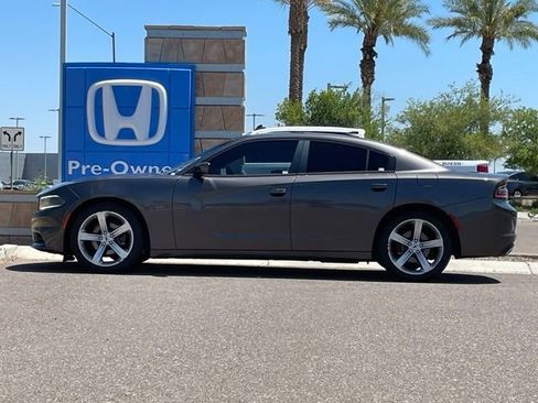 Used 2017 Dodge Charger SXT w/ Plus Group RWD image 7