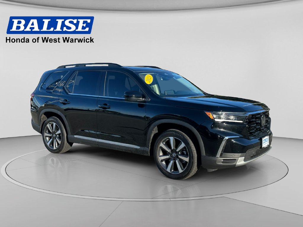 Used 2025 Honda Pilot Touring image 3