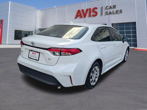 Used 2025 Toyota Corolla LE image 6
