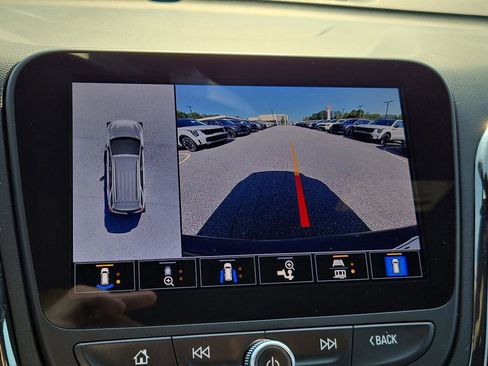 Used 2023 Chevrolet Equinox RS image 28