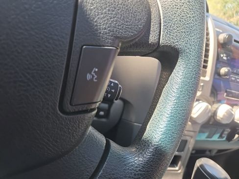 Used 2013 Toyota Tundra 4x4 CrewMax w/ SR5 Pkg image 27