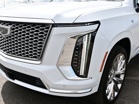 Used 2026 Cadillac Escalade Platinum Luxury w/ LPO, Radiant Package AWD/4WD image 10