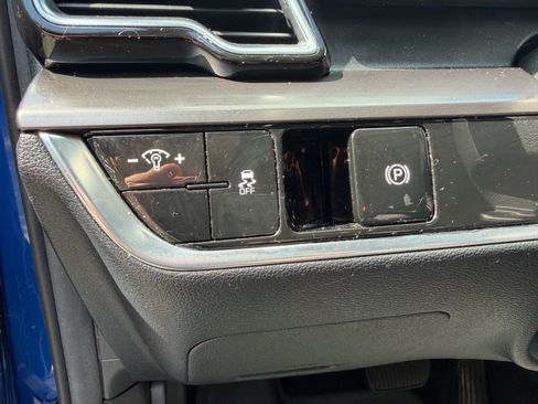 Used 2023 Kia Sportage EX FWD image 24