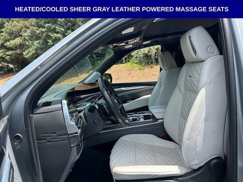 Used 2025 Cadillac Escalade V AWD/4WD image 7