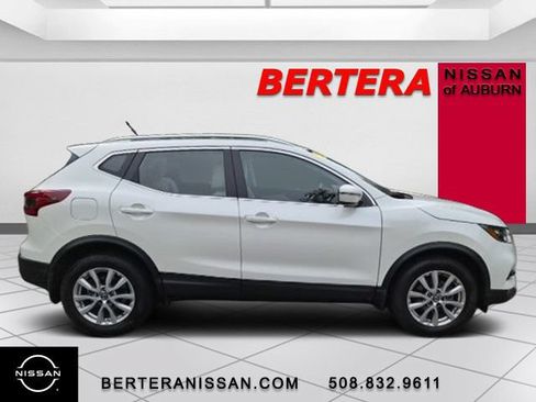 Used 2020 Nissan Rogue Sport SV w/ All-Weather Package AWD/4WD image 2