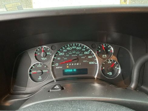 Used 2017 Chevrolet Express 3500 image 17