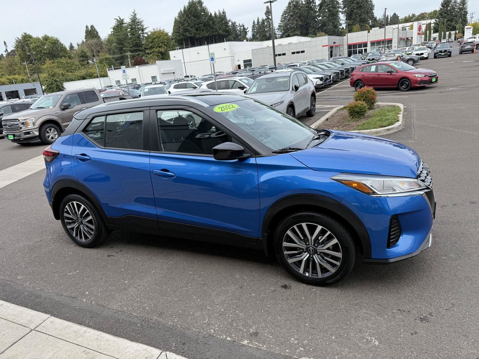 Used 2022 Nissan Kicks SV FWD image 7