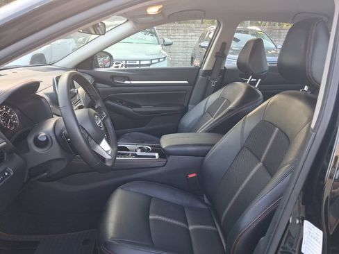 Used 2025 Nissan Altima 2.5 SR FWD image 4