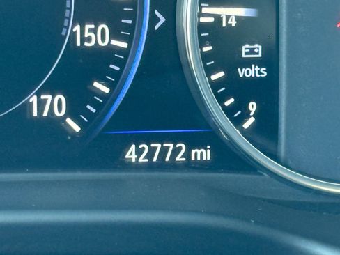 Used 2021 Buick Enclave Avenir w/ Avenir Technology Package FWD image 17