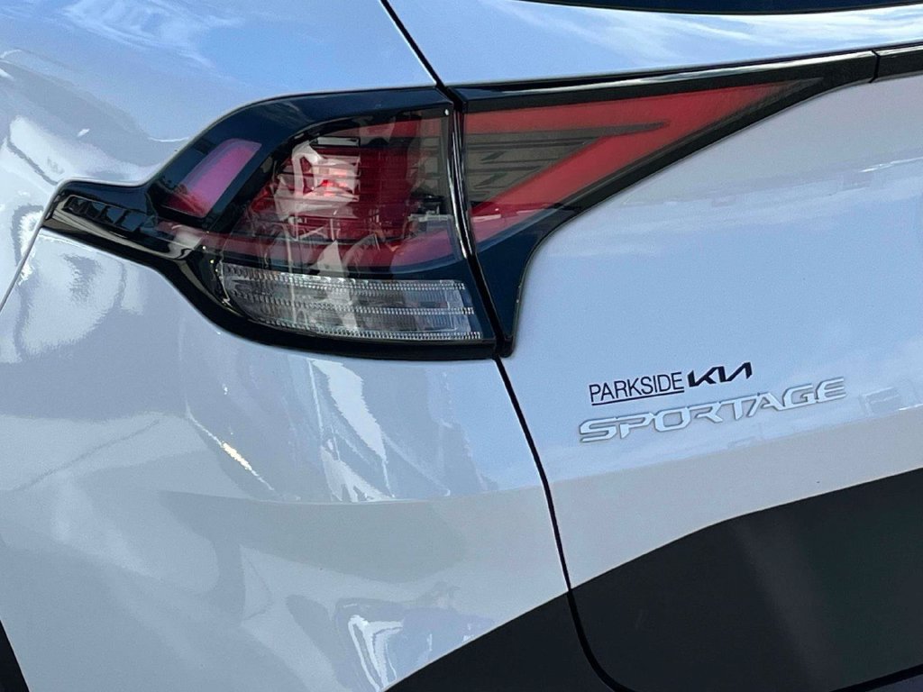 Used 2025 Kia Sportage EX FWD image 35
