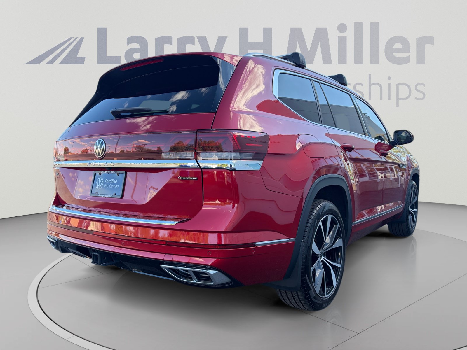 Certified 2024 Volkswagen Atlas SEL Premium R-Line AWD/4WD image 5
