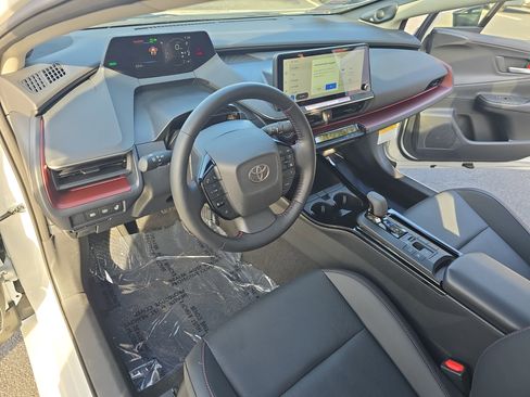 Used 2024 Toyota Prius Prime Premium image 18