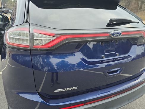 Used 2016 Ford Edge SEL w/ Equipment Group 201A image 34