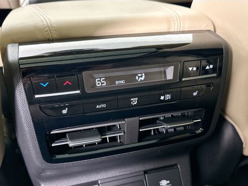 Used 2023 Acura MDX SH-AWD w/ Advance Package image 35