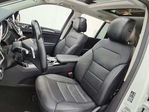 Used 2018 Mercedes-Benz GLS 550 4MATIC image 10