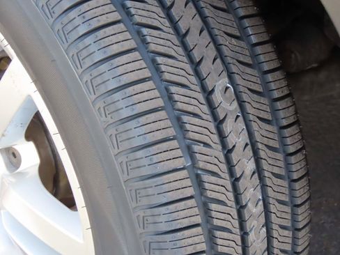 Used 2017 Volkswagen Tiguan S image 7