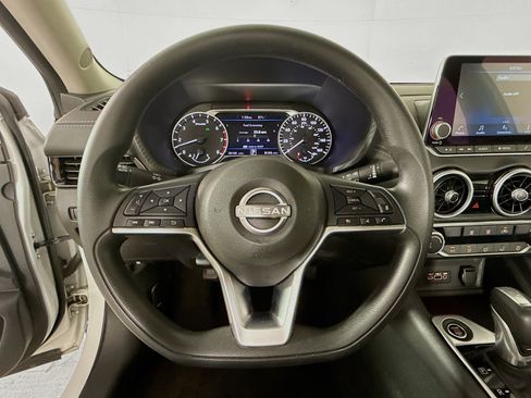 Used 2024 Nissan Sentra SV FWD image 11