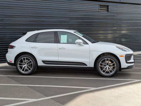 Certified 2025 Porsche Macan image 8