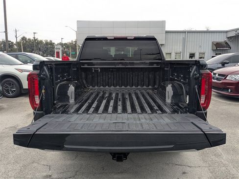 Used 2024 GMC Sierra 1500 SLT image 12