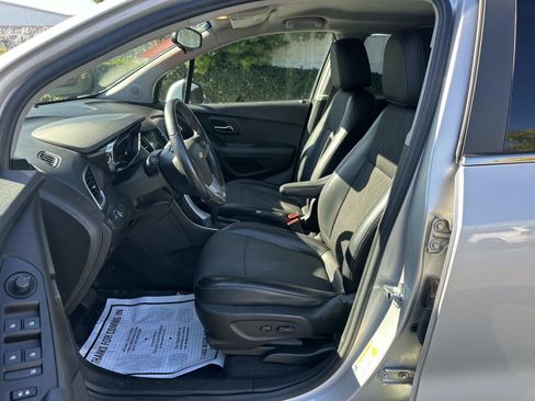 Used 2019 Chevrolet Trax LT w/ Driver Confidence Package image 17