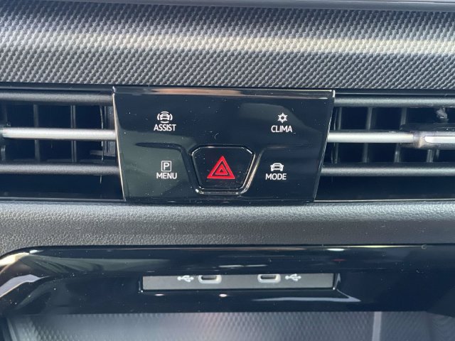 New 2026 Volkswagen GTI SE FWD image 17