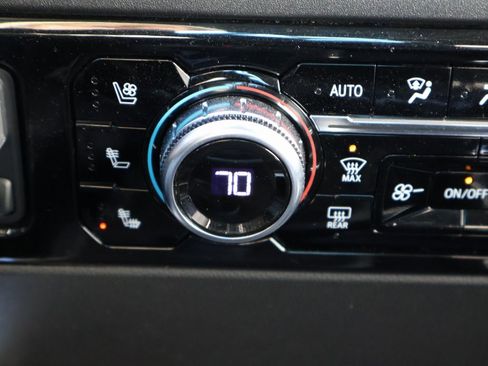 Certified 2023 GMC Sierra 1500 SLT w/ SLT Premium Package image 39