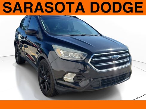Used 2017 Ford Escape SE w/ SE Sport Appearance Package AWD/4WD image 1
