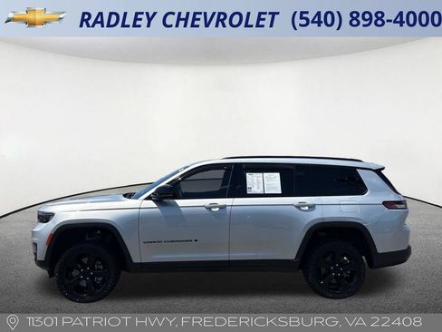 Used 2023 Jeep Grand Cherokee L Laredo AWD/4WD image 16