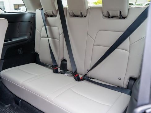 Certified 2025 Nissan Pathfinder SL image 14