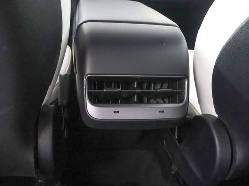 Used 2023 Tesla Model Y Long Range AWD/4WD image 46