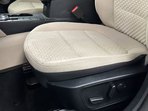 Used 2020 Ford Escape SE image 14