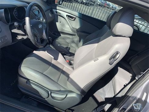 Used 2013 Hyundai Elantra SE image 18