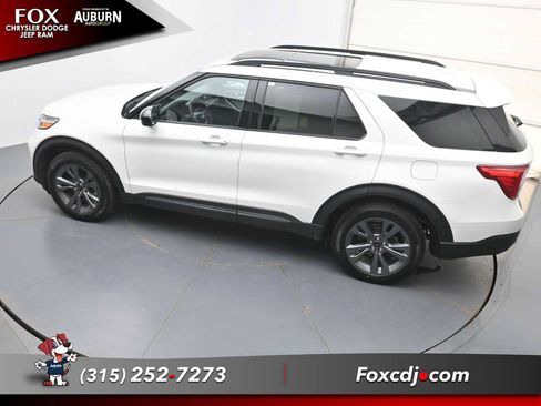 Used 2023 Ford Explorer XLT w/ Equipment Group 202A AWD/4WD image 30