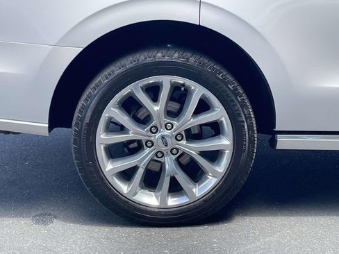 Used 2019 Ford Expedition Platinum AWD/4WD image 7