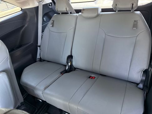 Certified 2025 Toyota Sienna XLE w/ XLE Plus Package AWD/4WD image 18