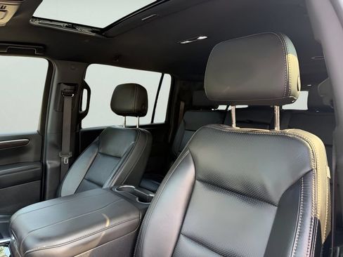 Used 2025 Chevrolet Suburban LS AWD/4WD image 19