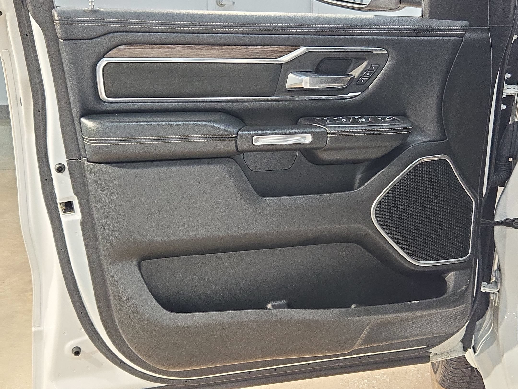 Used 2019 RAM 1500 Laramie AWD/4WD image 20