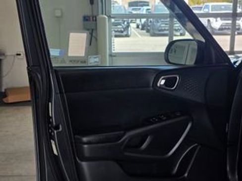 Used 2021 Kia Soul S image 11