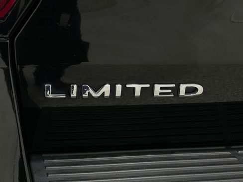 Used 2019 Ford Expedition Limited w/ Equipment Group 302A AWD/4WD image 42