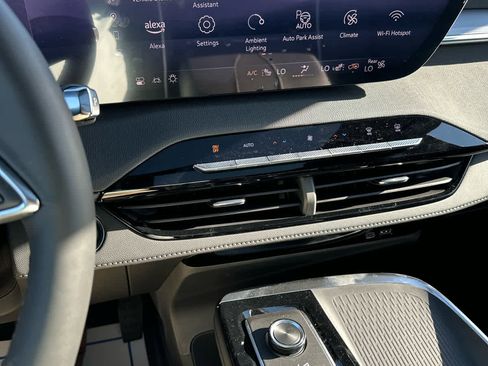 New 2025 Buick Enclave Sport Touring w/ Super Cruise Package image 17