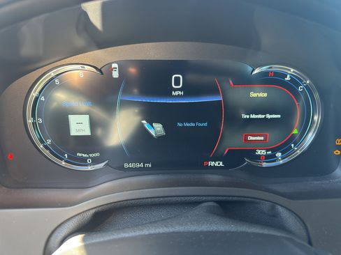 Used 2017 Cadillac Escalade Luxury image 13