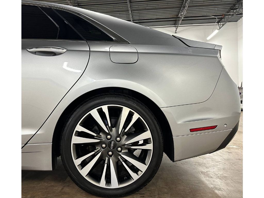 Used 2020 Lincoln MKZ Reserve FWD image 9