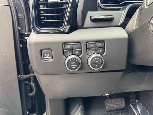 Used 2025 GMC Sierra 1500 AT4 w/ AT4 Premium Package AWD/4WD image 22